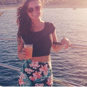 VS Pink hawaiian mini skirt 🌺